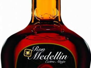 Medellin Extra Añejo 8y 0,7l 37,5%