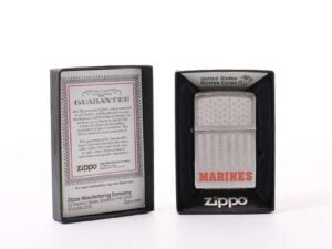 Zippo chrom gebürstet color Marines 2003519