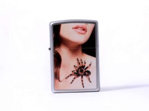 Zippo chrom gebürstet color "Spider and Sexy Woman" 2003901