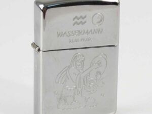 Zippo chrom poliert Wassermann Ha in kleiner Holzbox